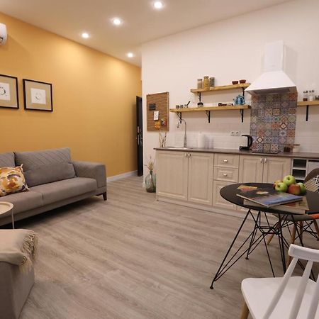 Hotelise I Blue-Poppy Apartment Jereván Kültér fotó